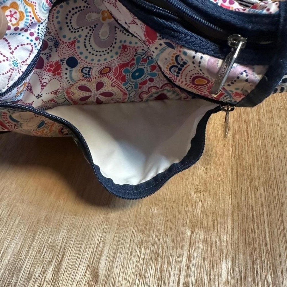 LeSportsac Floral Hobo Bag Lightweight Crossbody Handbag Purse - Picture 6 of 7